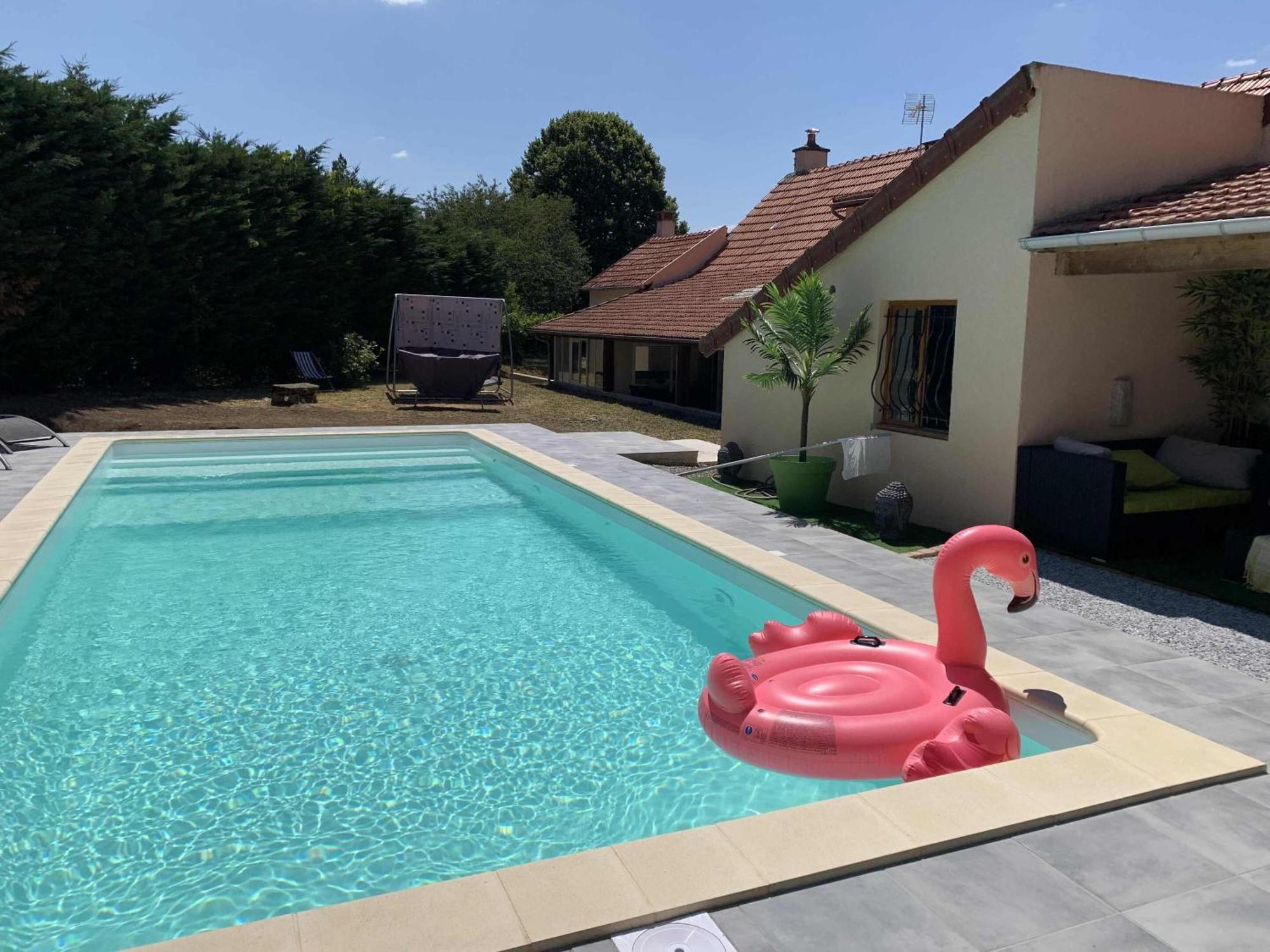 Maison Piscine Et Jacuzzi Saint-Germain-des-Fosses Eksteriør billede