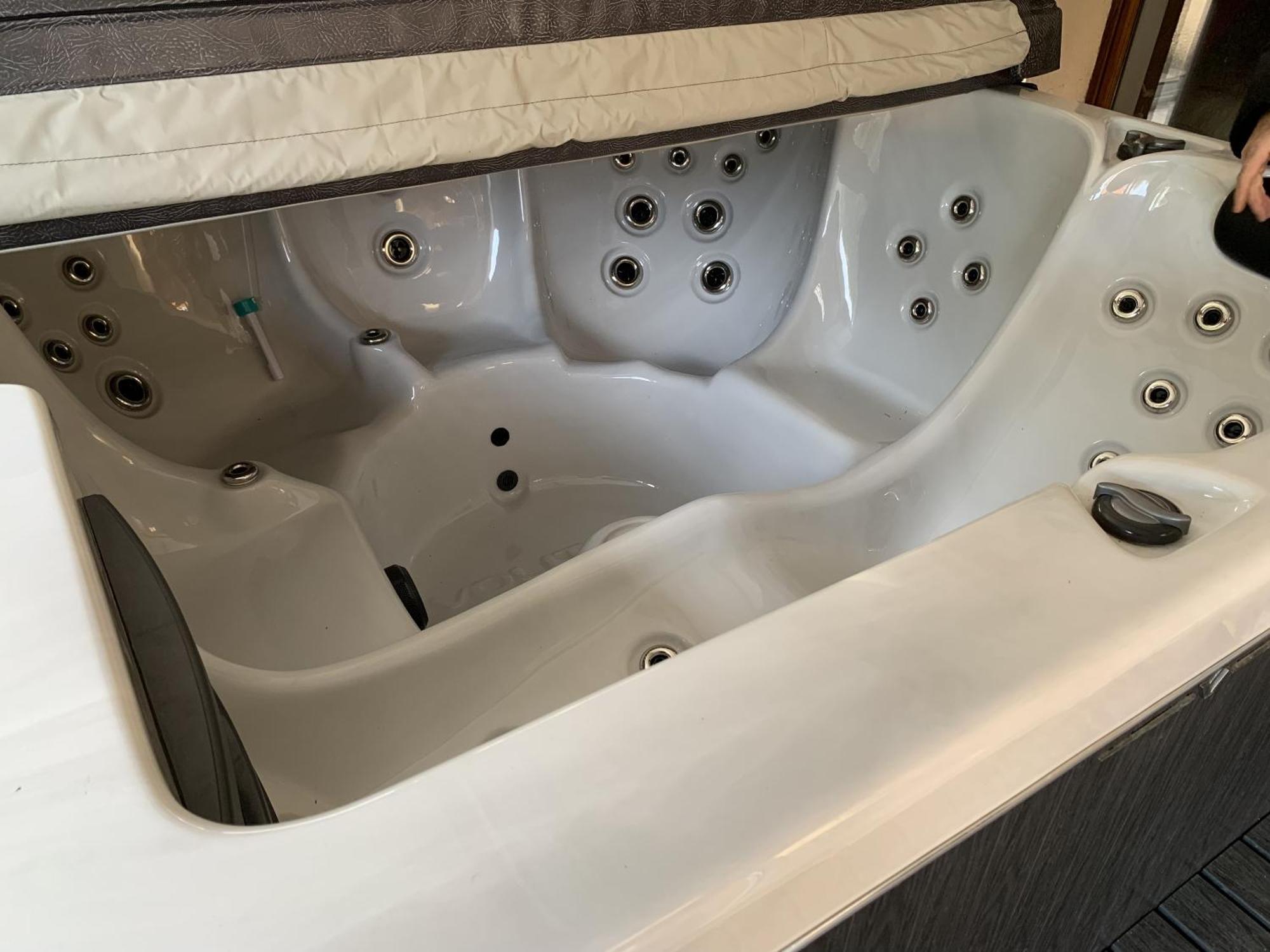 Maison Piscine Et Jacuzzi Saint-Germain-des-Fosses Værelse billede